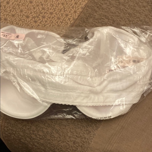 Victoria's Secret White Razorback Bra - Picture 2 of 4